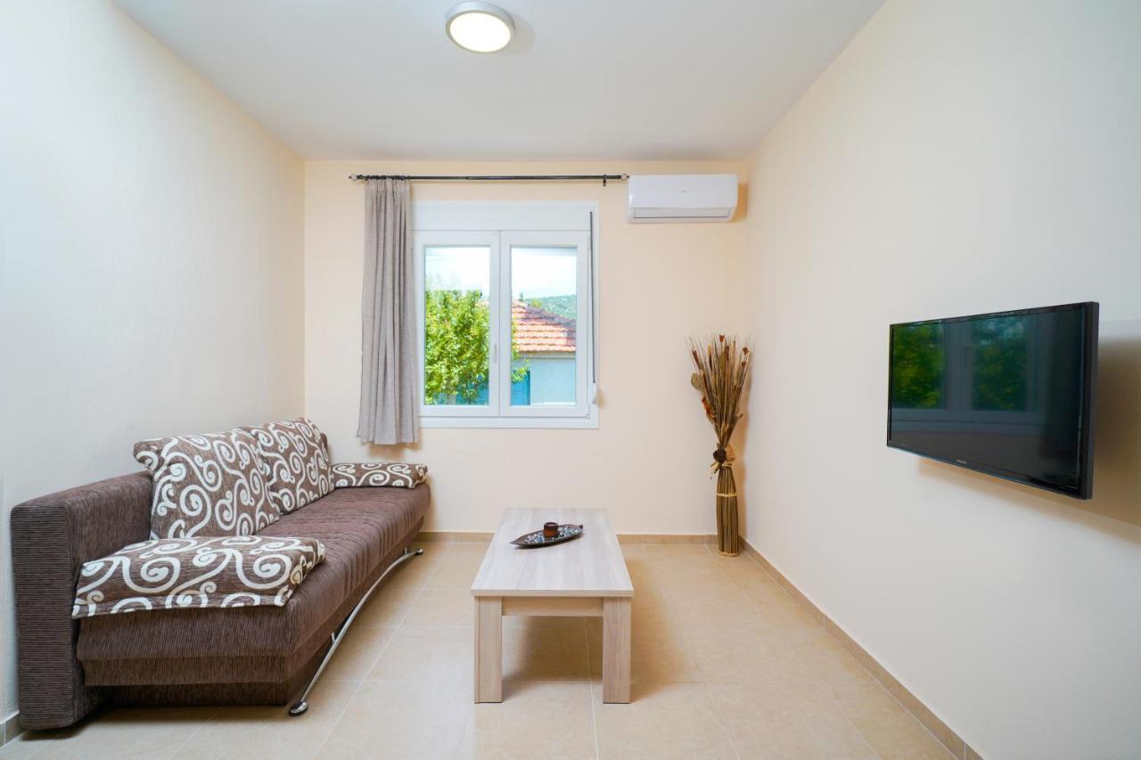 Theodore Apartments Skála Marión 외부 사진